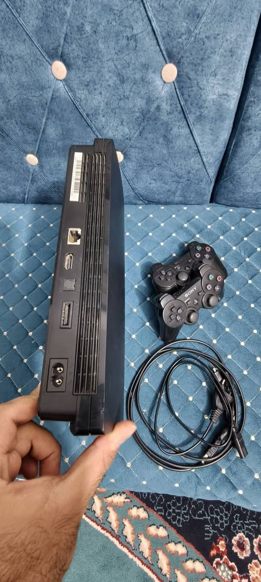 السلام عليكم
بليستيشن 3 سلم باله
الجهاز نظيف بمعنى الكلمة... 

انا مشتري من الشرق للوسائل الترفيهية ويا كافة الملحقات مع جويستك عدد 2 لكن مو كلش نظيفات ذاكرة 320 كيكابايت 
اي سؤال تواصل وياي وتشلع عيوني

تجي وتشوفه بعينك وتفحصه واشغله الك وبيك خير وتدلل 

مكاني النجف الاشرف 
رقمي واتساب ***********
السعر 120 وبي مجال
