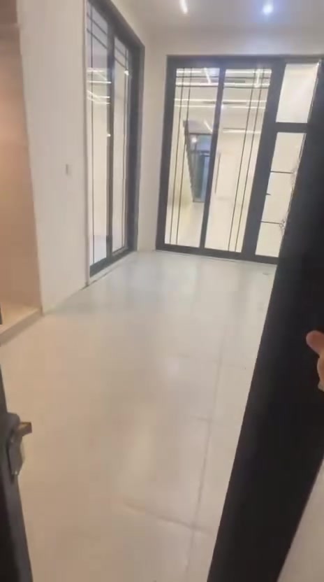 دار للبيع   حديث طابو صرف 
طابقين فول مواصفات
3 غرف نوم  
كركوك إسكان خلف السوق 
سعر 140 مليون 
للاستفسار *********** او ***********. او زيارة المكتب ارو
