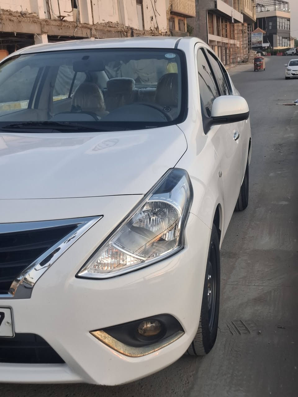 نيسان صني هندي 2024 للبيع
✅ مكفولة ️كفالة عامة فقط بيها كم رصعة بسيطة 
✅️ماشية 31الف
✅️شرط تحويل سنوية نفس اليوم 
✅️كير و محرك وكهربائيات كفالة 
✅️تاير جديد 
✅كامرة خلفية 
️✅️تبريد وتدفئة شرط
✅جامات امامي كهربائي
📍بغداد 
✅️السعر 126$ 
 تلفوني ***********
