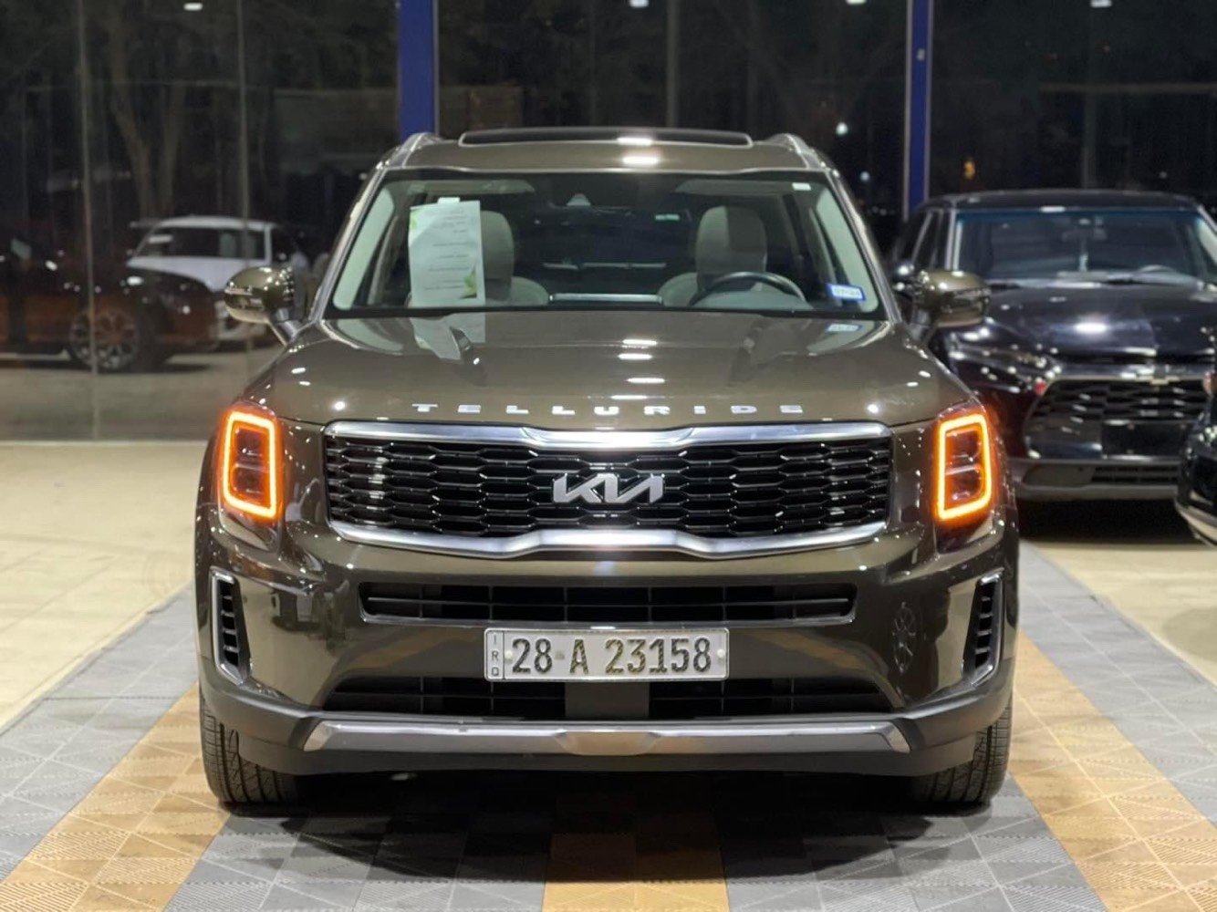 كيا تيلورايد 2022 EX
مواصفات معروفه فتحه 
تحكمات ستيرن كامله
كشنات جلد 
منفصل 
ابيض ملكي 
حساسات امامي خلفي
فتحه 
رادارات اماميه وجانبيه وخلفيه 
السياره جديده وكلشي معايزه
حادثها ابواب جهة السائق فقط 
كفاله عامه 
رقم نجف دولي مداور ثاني يوم
الابواب تم تبديلهن اصلي شركه نفس اللون 
يعني بدون صبغ 
السعر 295 ورقه مع المجال البسيط 
للتواصل واتساب على الرقم