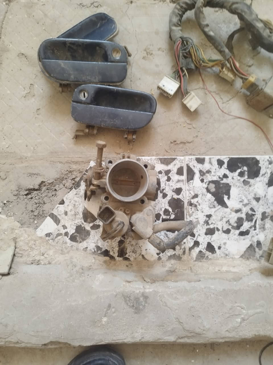 اخوان سلام ع@ليكم غراض تفصيخ النتره دمعه قديم لبيع للاستفسار رقمي***********
