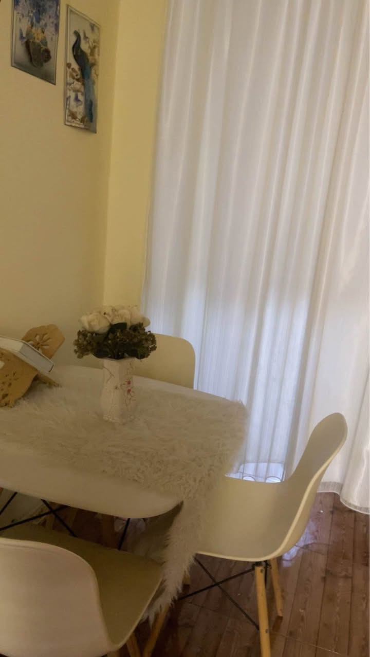 ميز طعام مع اربع كراسي نظيف وجديد  موجود بالبصرة الجزائر شارع المقاولين السعر ١٢٥ Singapore


**إذا كنت صاحب هذا الإعلان وتريد حذفه لأي سبب، رجاءا أرسل رسالة إلى الدعم الفني**