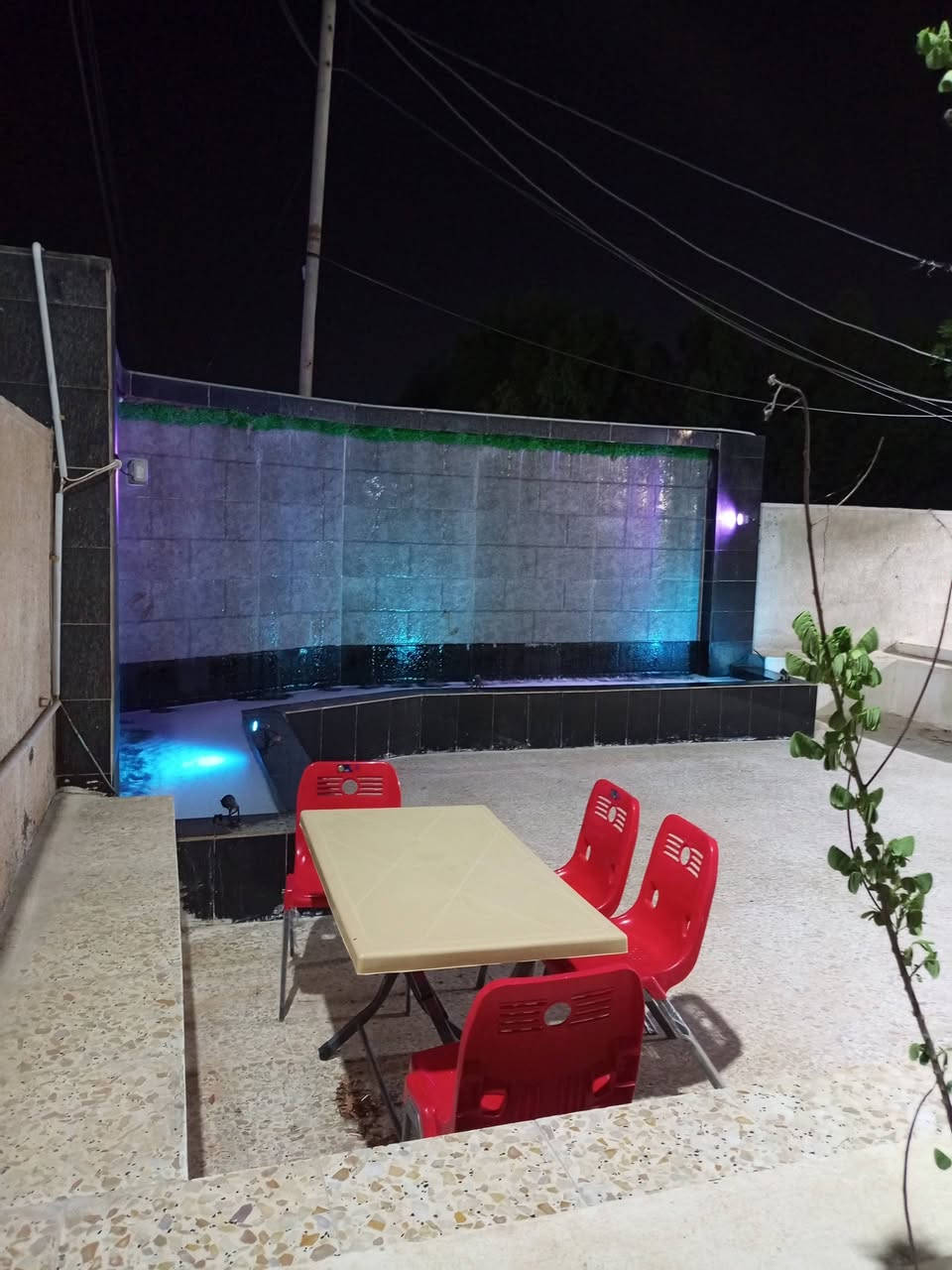 بغداد تقاطع النهروان 
مزرعة سيسبان لليجار يومي للستفسار  اكثر راسل صفحة أو تصال ع رقم *********** بي واتساب
