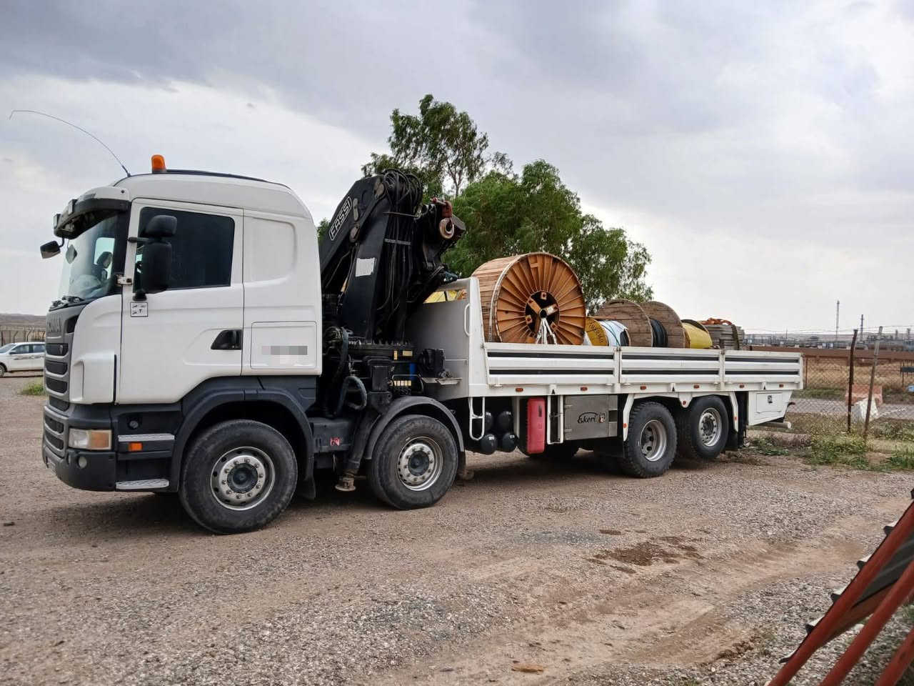 للبيع سكانيه موديل 2010
كرين 20 طن FASSI  جك 6ريمون 
بدي اريل طول بيلادي 
مكفوله كفاله عامه 
للتواصل ***********
