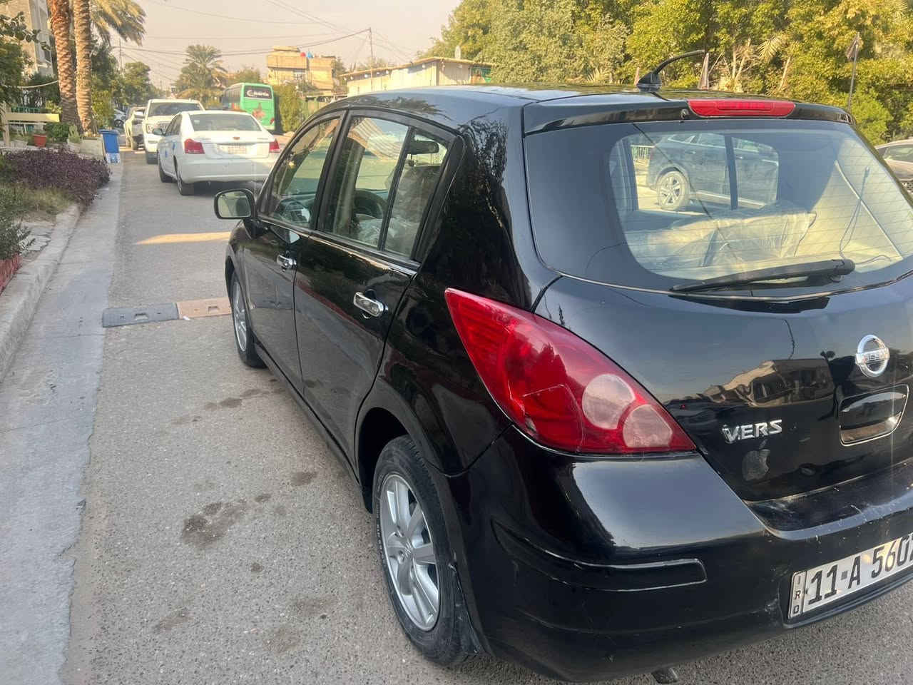 السلام عليكم
نيسان فيرسا ٢٠٠٧ هاج باك وارد امريكي محرك ١٨٠٠ اربع سلندر المحرك والكير خير من الله السياره بأسمي  *********** السياره مطلوب بيها ٦٠ ورقه
