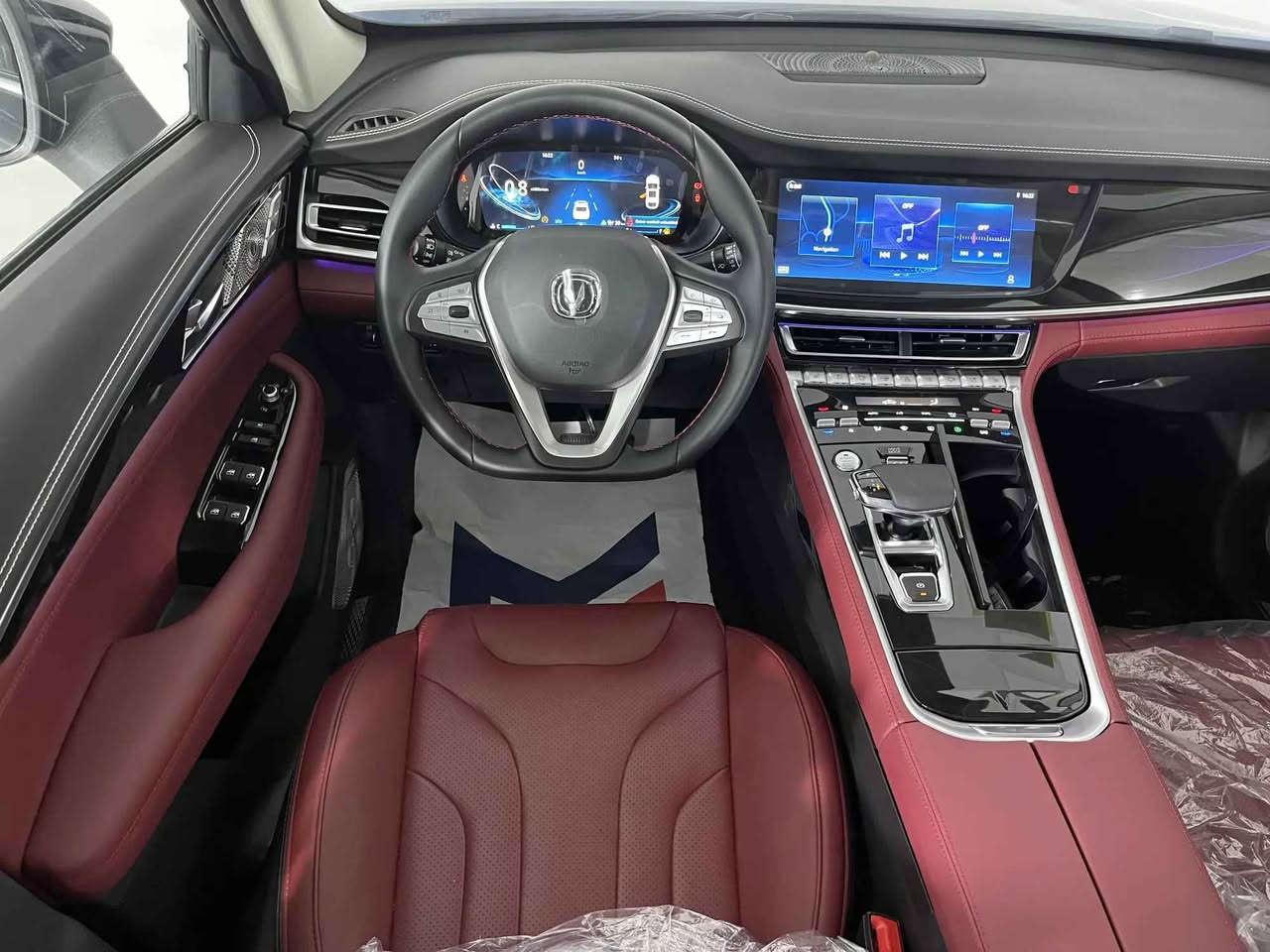 سلام عليكم شانجان cs85للبيع مديل 2022
سيارة ماشيه 34الف كيلو بعدها بضمان الشركه
بحالة الوكالة جديدة 
مواصفات تشغيل عن بعد 
كشنات تبريد  كهرباء 
تحكم مقود منع الخروج عن المسار 
منع الاصطدام 
تشغيل عن بعد وتتحرك عن بعد بل بصمة وقوف تلقائي
كير طيارة محرك 2000تيربو 🚀🚀🚀
8وسائد هوائية 
فتحة بانوراما
سايد بريك بصمة 
4وضعيات قيادة 
ايكو نورمال سبورت ❄️ ثلجي
كاميرا 360 
دوسات كهرباىيه مع فتح الابواب 
السياره مكفوله 
رقم ب سلیمانیە موجوده بغداد حي العامل او بلديات
سعرە 165 قابل للتفاوض رقم الهاتف *********** السليمانية, العراق
