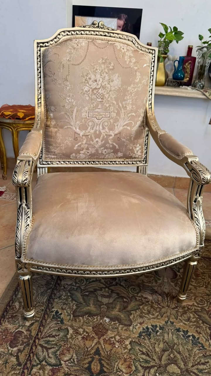 صالون فرنساوي جديد
كنبه و ٤ كراسي و ترابيزه وسط 

للتواصل 01100102118


**إذا كنت صاحب هذا الإعلان وتريد حذفه لأي سبب، رجاءا أرسل رسالة إلى الدعم الفني**