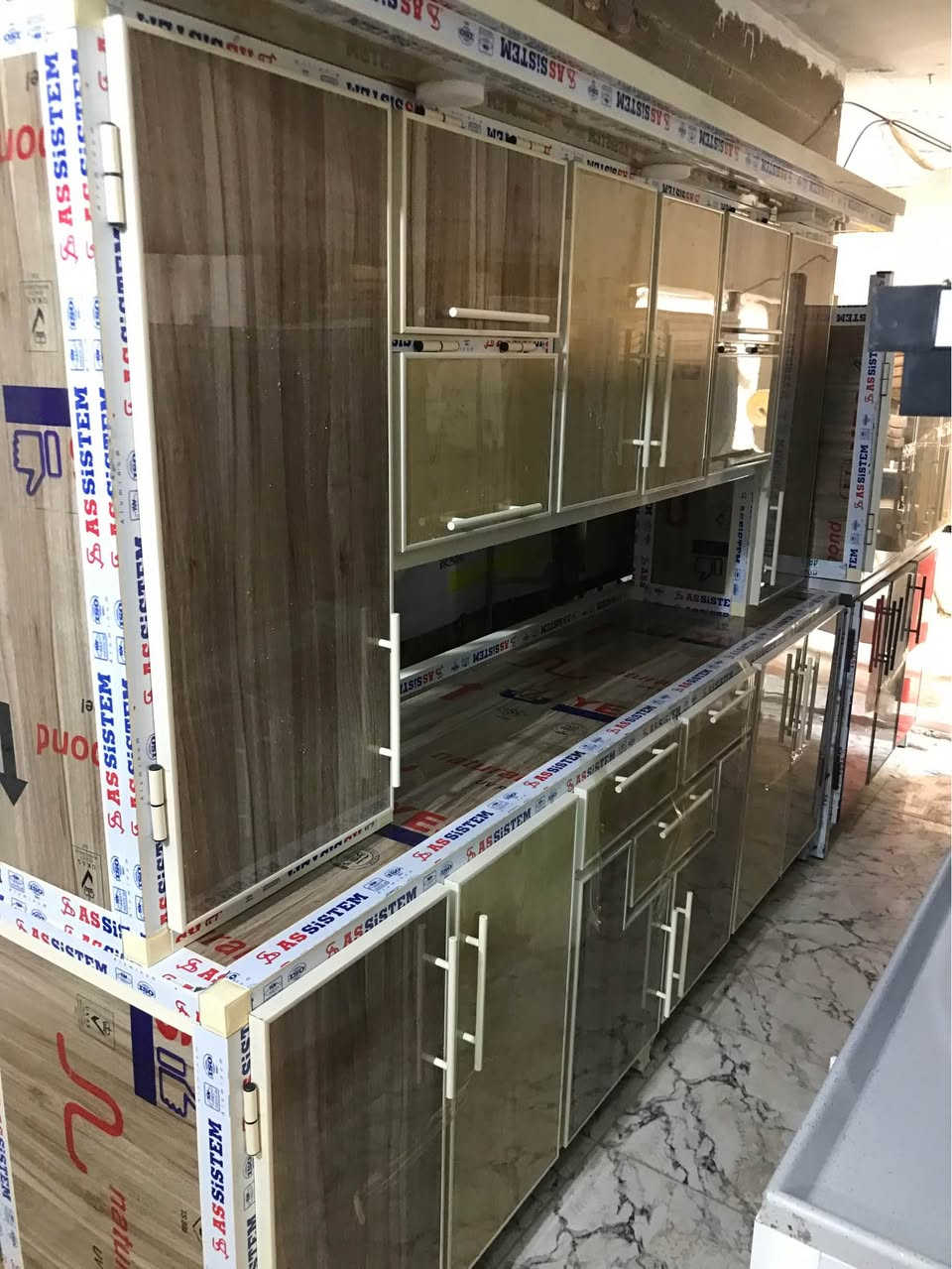 تخفيضات كاونتر مترين ونص ابو النزال شغل شرط التزكام مقطع اصلي بليت واحد ملم نرماده حفر نقش cnc تاج وكلوبات جراره بوري سكه شفط شغل درجه اولى مع سنك متر وربع مرمر ب٧٥٠ العنوان ناصريه شارع الاخلاص *********** ناصرية, ذي قار
