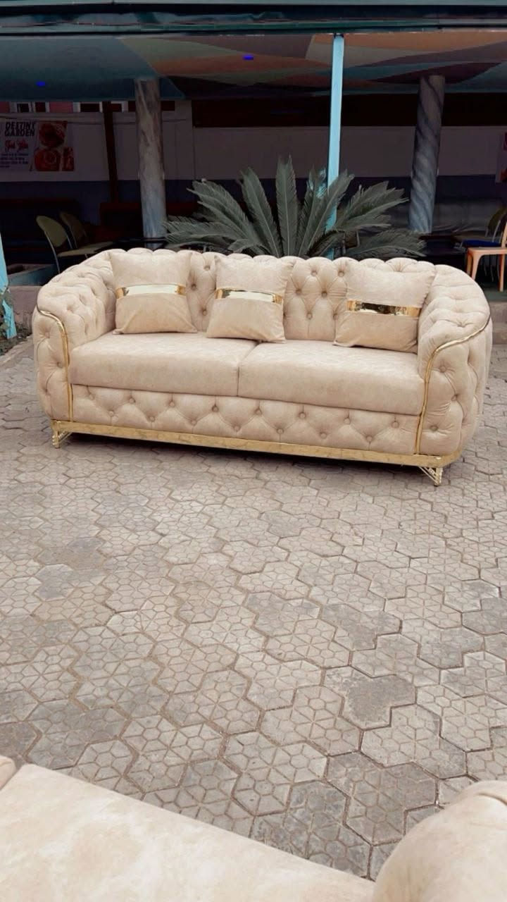 عرض لمدة  اسبوع 😍😍

موديل مقجج

تخم شغل عراقي موديل تركي عشر مقاعد خمس قطع   قنفتين ثلاثي وقنفه ثنائيه وكراسي عدد 2اضافه  كوشات هديه عدد 6
السعر750فقط  ❤

10مقاعد 750
8مقاعد 650
7مقاعد 560
  5مقاعد 450

خمس قطع اثنين كبيرة ثلاثيه وحده وسط ثنائية و كرسيين مع كوشات عدد 6
جميع الالوان متوفره
توصيل داخل بغداد مجاني 
اطراف 15

القاعدة خشب كله بلوك 18مل
القماش چگور قديفه ثكيل او حسب الطلب متوفر انواع الاقمشه 
الاسفنج مميز اول مضغوط علو الاسفج 7سم 

❇️قياسات القنفات ❇️
190سم  القنفه الكبيرة ام ثلاث مقاعد 
150 سم القنفه الوسط ام مقعدين 
75 سم  الكرسي

العمق الكلي للتخم  75 سم عرض المقعد الصافي
ضمان حقيقي للامانه 5سنوات 

للحجز ارسل
 الصورة 
والاسم 
ورقمين موبايل
والعنوان
على الخاص
الي يريد طبله سعرها 60

اذا قماش وتر برو فرق 50الف

الرجل الضخمه 100الف

التوصيل3ايام فقط


**إذا كنت صاحب هذا الإعلان وتريد حذفه لأي سبب، رجاءا أرسل رسالة إلى الدعم الفني**