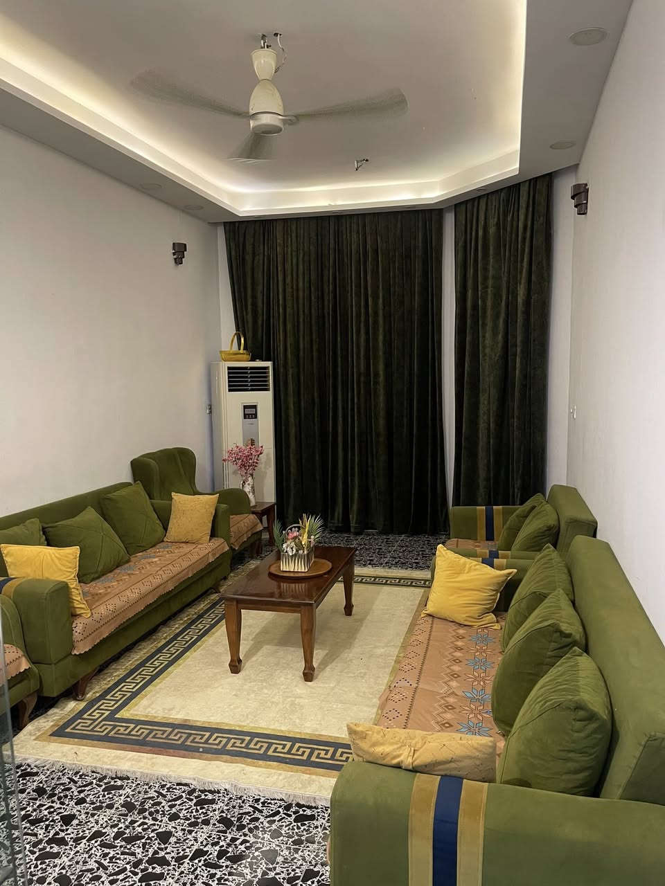 العنوان بغداد  حي اور 600 شارع عمار كوسوفي

المساحه 150  واجه 7ونص نزال20 

بيت نظيف من كل النواحي 

*********** 
***********

السعر 560مليون اكو مجال بسيط
