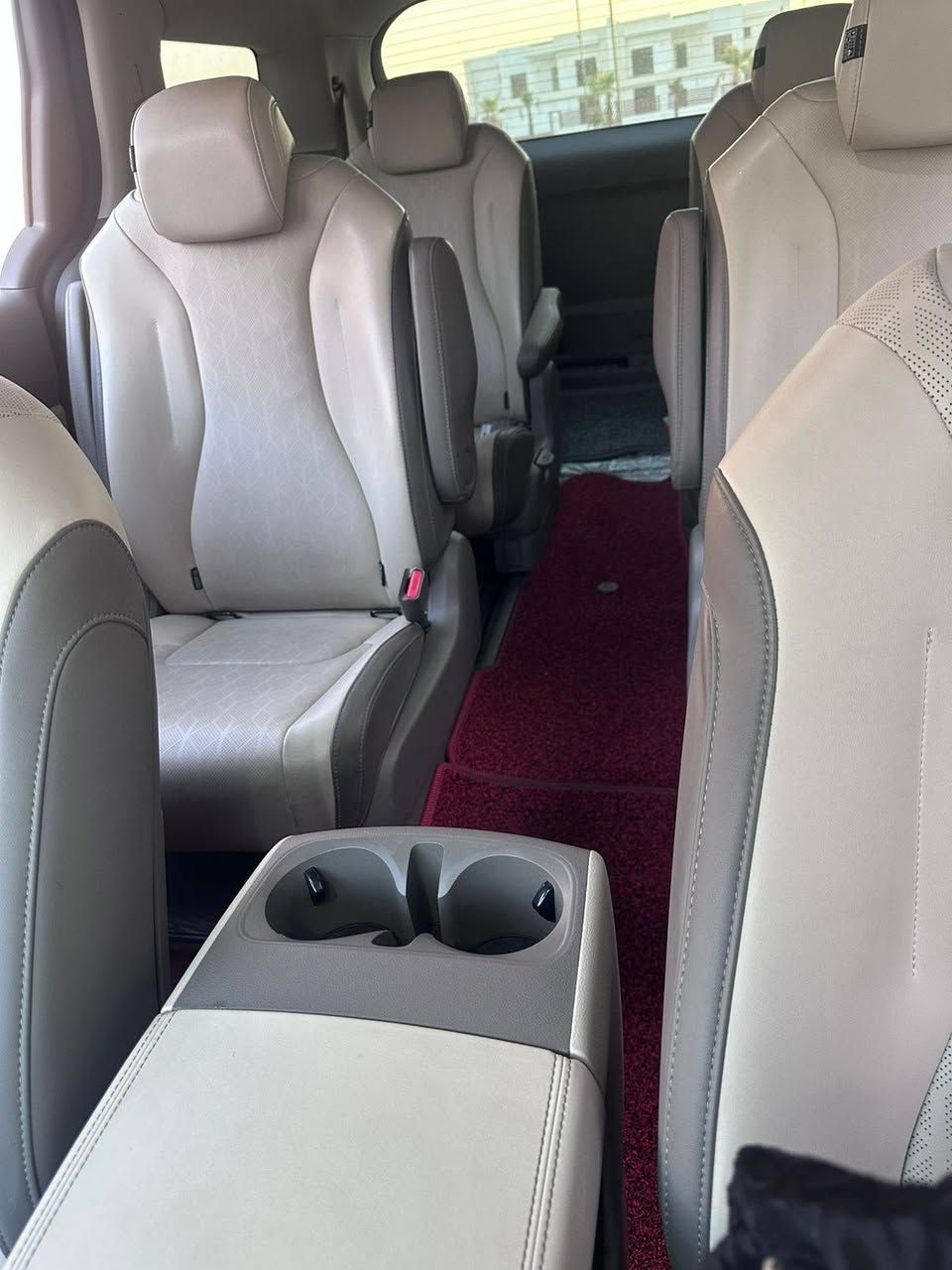 السلام عليكم كرنفال ٢٣ مواصفاته معروفه فول عده الفتحه ولجنطه موكهرباء بافي كله فول رقم اربيل بسمي ماشيه ٢٨ الف ٩ راكب وارد كوري صبغ قبق الجنطه فقط بانزين فقط سبير موجود سياره جاهزه للخير السعر ٢٧٠ #***********
