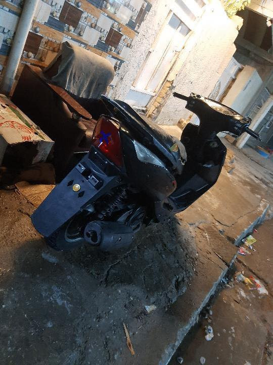 سلام عليكم
عندي دراجة ثعلب 140 نضيفة كلشي مابيها امبدل ولفات شغاله سلف وهندر مكانيّ بغداد  الحريه السعر500وبيهه مجال ***********واتساب
