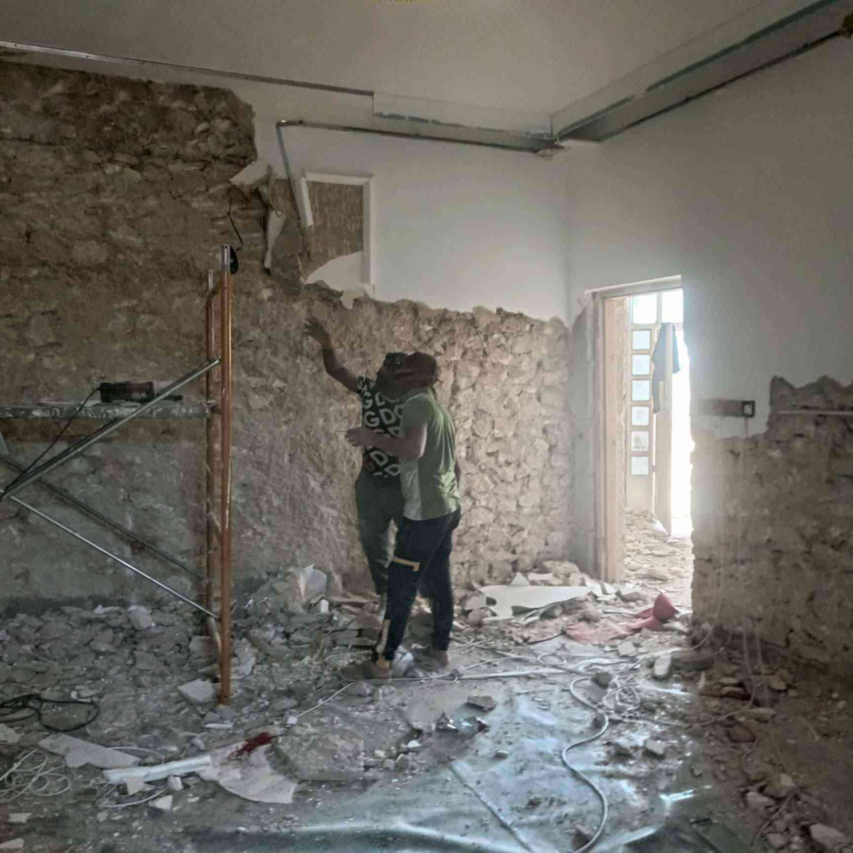 سلام عليكم  / يوجد كادر عمل جاهز/ تصعيد مواد/ تنضيف بيوت/ تفليش/ تكشيط/ تنضيف حدائق/ دفن نهري  / شقلنه ليل ونهار   /ومعداتنه جاهز/ ماعليك بس تصال على رقم  /     ***********
