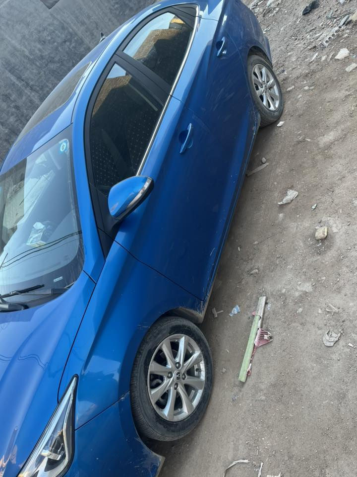 موديل 25 ماشية 57 الف رقم بغداد  حرة بسمي بيع شرط التحويل سيارة منضومة غاز كير مكينة اكفلهن الك مكاني بغداد الدورة سعر 95 ورقة وبي محال قليل لطيبين ما متواجد ع فيس اتصال فقط ***********
