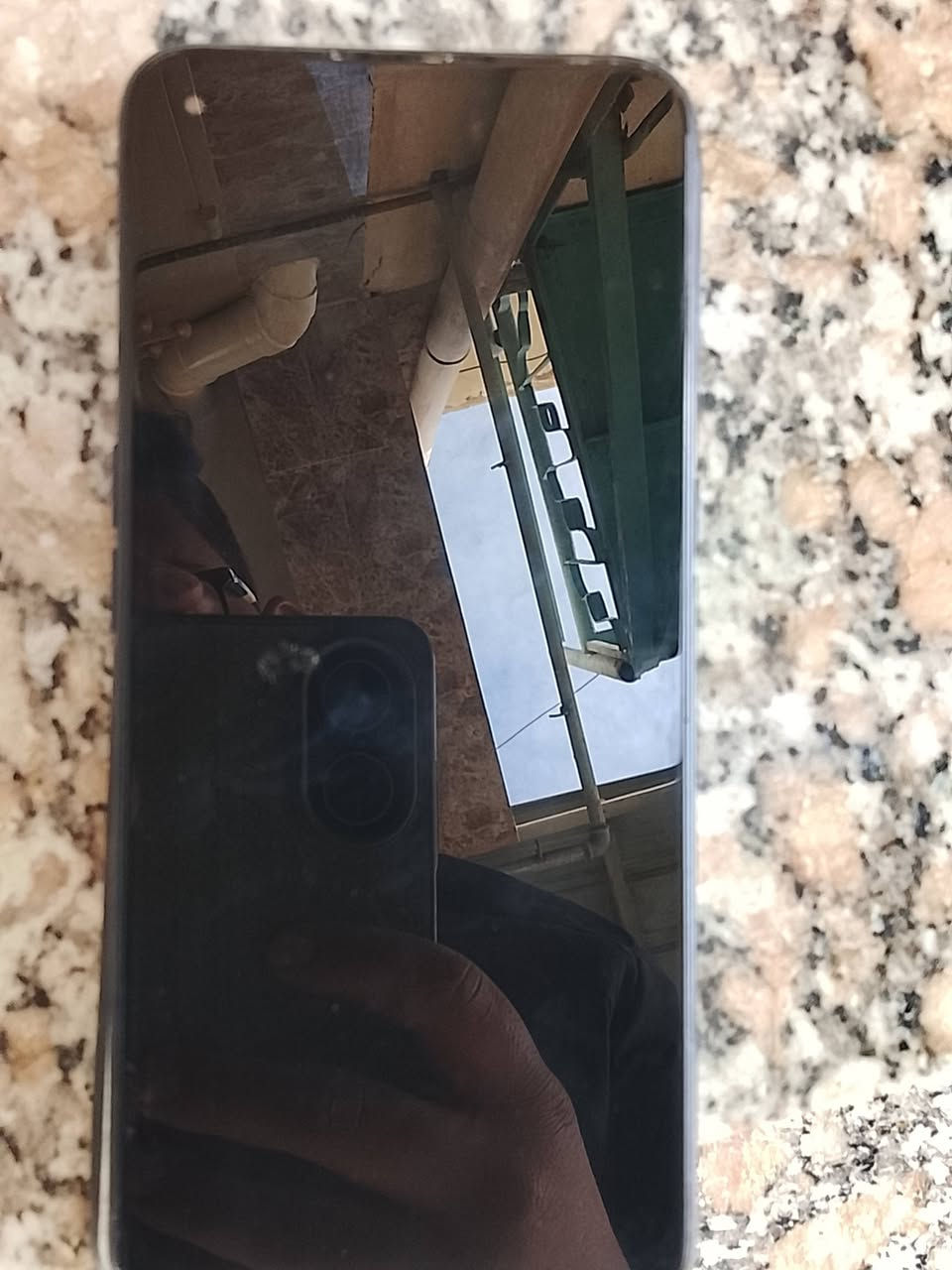 سلام عليكم موجود موبايل مستخدم نضيف جدا مبدل شاشه اصليه سعر 70الف بي مجال رقم *********** ذاكره 64
