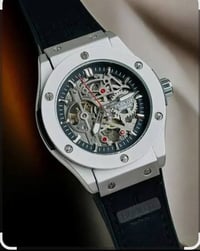 هوبلت • يقيس النبض • ضد ماي