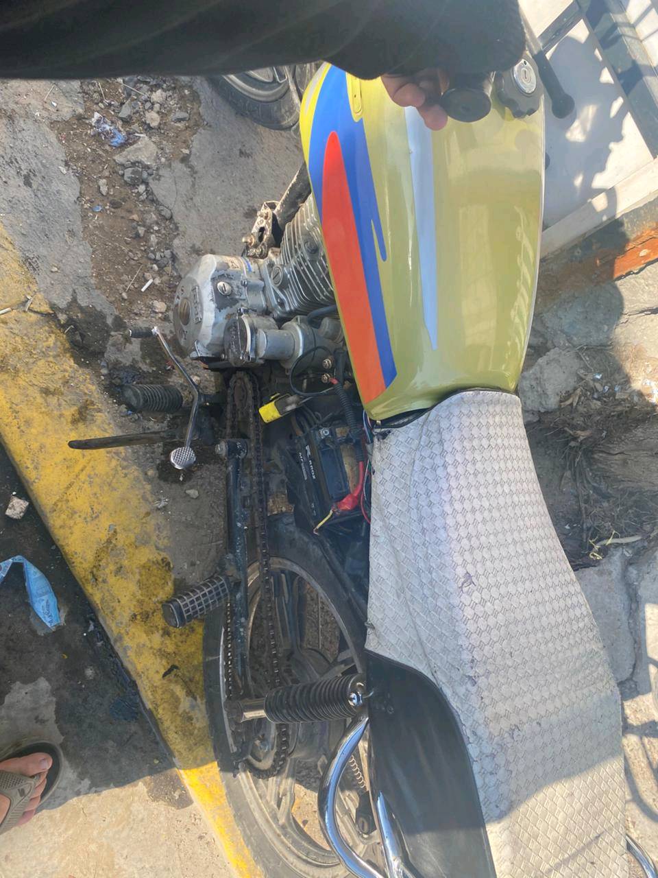 👋سلام عليكم 🏍دراجه  ايراني 4كير مديل ❗2020 نضيفه تخم تاير نضيف مرات تطلع دخان ومرات متطلع تشتقل وتمشي بس تغربط بيها خلل بل كابريتر ابيع كوم حديد لا تخابر تكلي شبيها وشنضافته ابيع كوم حديد هيه مابيها شي بس اني اريد اريح بالي بسعر 200 قفل عنواني بغداد الحبيبيه 
رقمي***********