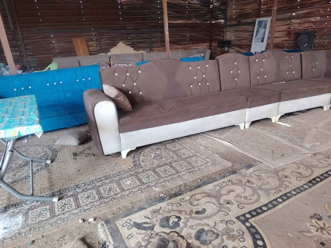 ديوان نظيف  10 مقاعد السعر 150 رقمي ***********
