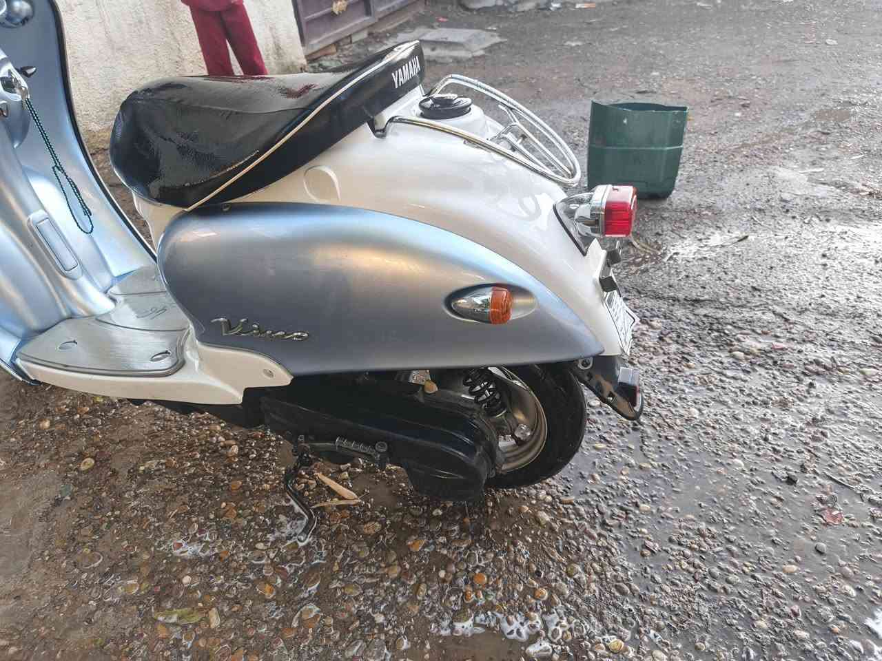 السلام عليكم دراجه كلاسيك للبيع دراجه مال رمبه رمله شاهد جديده بيها بس شخوط جويونه قدام العين صار لي شهرين من نازله من الرمبه السعر 600 مكاني بغداد بياع رقم الهاتف***********
