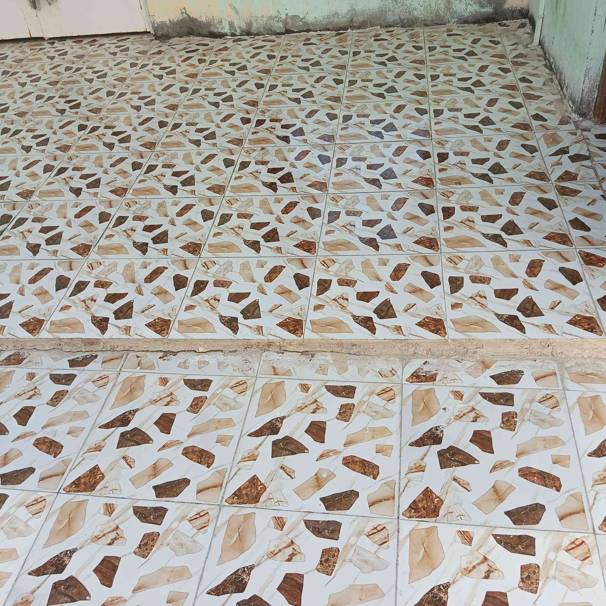 السلام عليكم بيت نزلت ال بيده بيع مستعجل 35 قفل قفل ***********
