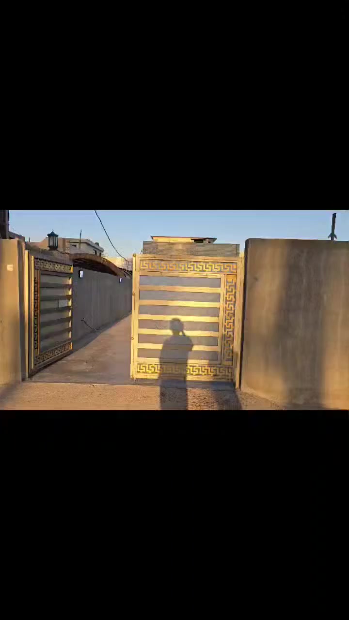 السلام عليكم دار للبيع
المساحه ٣٥٠ متر
الواجهه ٨ والنزال ٤٤
مكاني هوررجب قريب ع السوك قبل شارع البوصكر
سعره ١٨٠ وبي مجال للشراي
قرار قاضي
رقمي واتساب اتصال
***********
