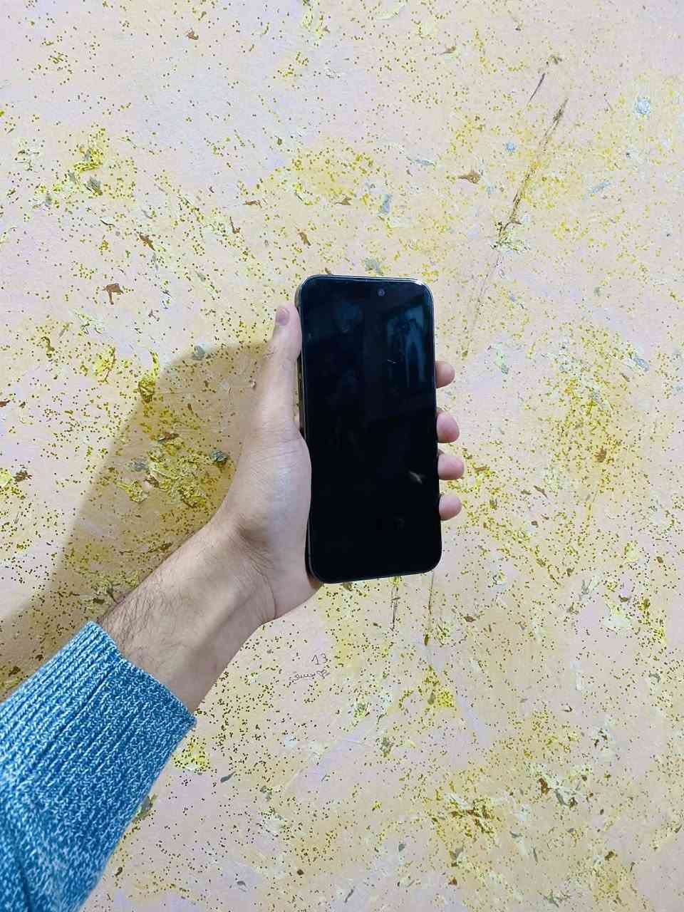 ايفون 14 برو ماكس جهاز نظيف كفاله ذاكره 256 عربي شرق اوسط بطاريه 78 الله شاهد شحنه يخبل سعر 650 شراي يتصل***********
