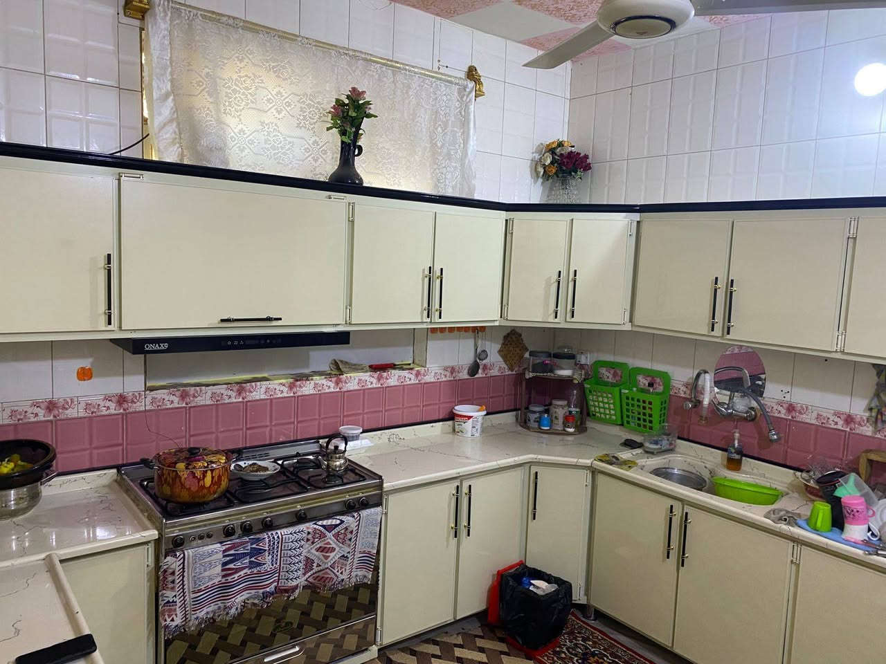 اللبيع دار 100مترمربع10×10 طابقين صب مسلح البوبيات الحر الصغير قرب مدرسة الهادي علما العقار قرار 25  مقبول  بل طابو كل الخدمات متوفره السعر 127 مع المجال التواصل واتساب انتصال ***********  ينباع مع الاثاث
