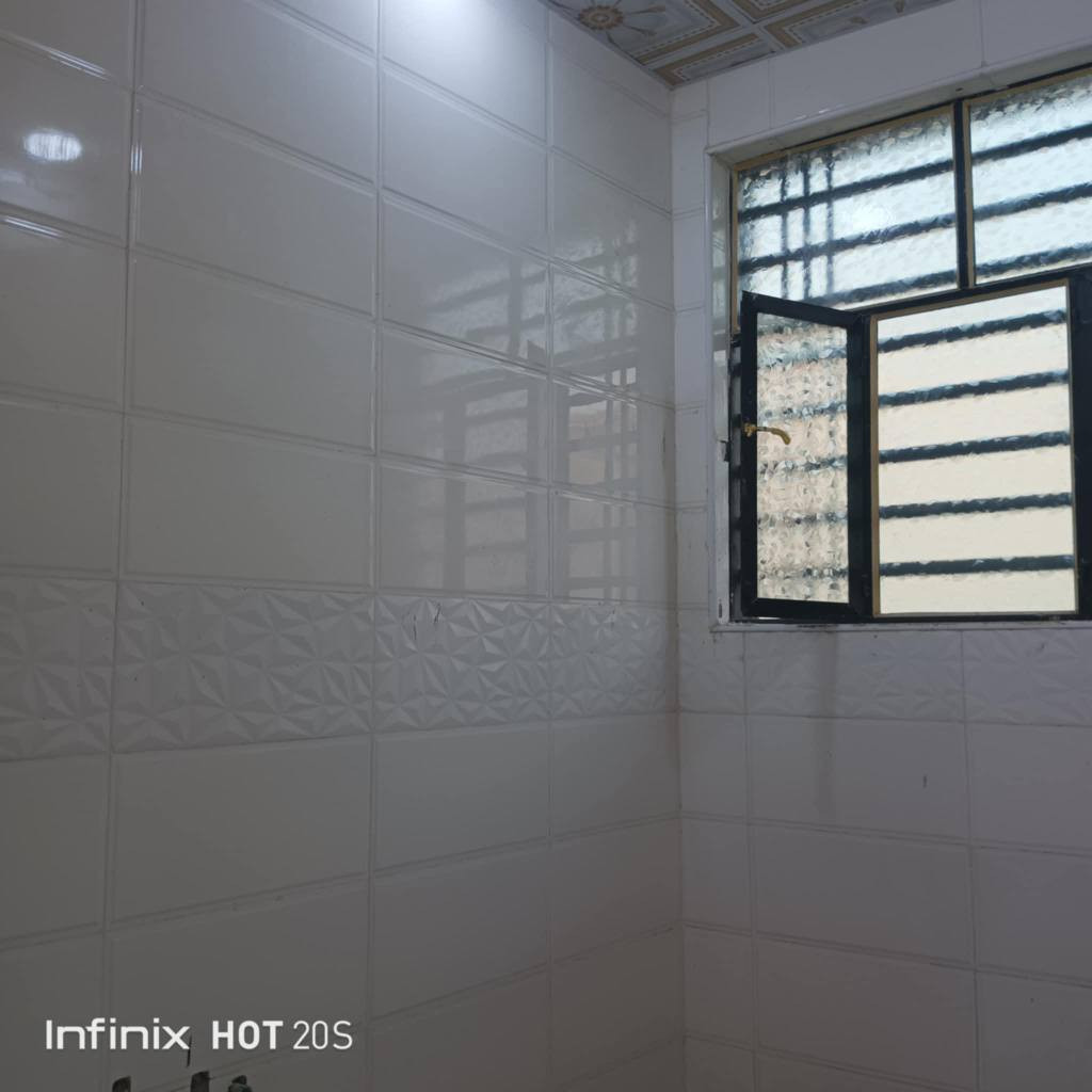 يعلن مكتب ال الاخوين  عمود 291بضبط 

بيت مساحه 60م #طابو_زراعي سند 25

#قريب_شارع_لحولي 

(عنوان لمكتب   مقابل قريه لغدير) 
(  عمود 291بضبط مكتب ل الاخوين                                    

بيت جاهز مفتاح 🔑 
أساس وسقف صب مركزي 

منطقه كامله السكن #شوارع_تبليط 

غرفه + صاله + مطبخ معزول + صحيات 

#مدارس // ماء//. كهرباء//. تبليط  /. خط مولد ذهبي 

وتساب
***********
السعر ب20مليون بيه مجال 
ملاحظه// توجد لدينا كل المساحات من دور او قطع النجف, العراق
