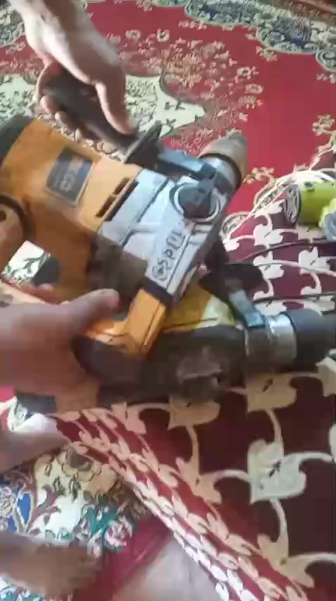 السلام عليكم دريلات همــر. 
نضاف عالفحص مثلما موضح بالمقطع 
مكاني كوت
رقمي. *********** بي واتساب 
حاذف الماسنجر. ➸➸
مو شراي لاتعبني رحمه لوالديك
