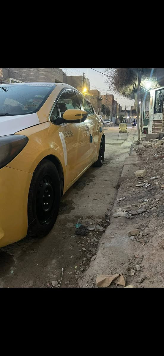 سلام عليكم
فورتي موديل 14 وارد🇺🇸 حادث بنيد وباب مبدل باقي كفاله نص فول كير cvt محرك gdi شادهن جدد غرامات هيئه مصفره تايرات تخم جديد سياره نضيفه كلش سعر 105مجال بسيط مكاني بغداد الحسينيه 

***********
