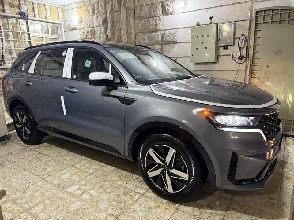 السلام عليكم
للبيع كيا سورنتو 2023 فئه S وارد امريكي حادثهه كلش بسيط طخه بخشم الجاملغ صفحه اليسره والبنيد وشبر بالقبق جنطه بدون تبديل كله ليبل واحد  صور الحادث مرفقه معا الصور السيارة جديده بمعنى الكلمه اخت الزيرو ماشيه 8 الف فول مواصفات واحد على واحد رقم بغداد بسمي شخصياً للستفسار الاتصال *********** مكاني بغداد الجديدة حي المعلمين
