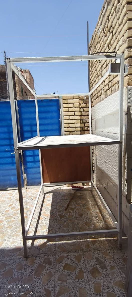 السلام عليكم
ميز للبيع حديد مليم 2 ثقيل
الارتفاع 2  متر
العراض متر أو نص
الطوال1متر
للاستفسار مراسله ***********
@إشارة

