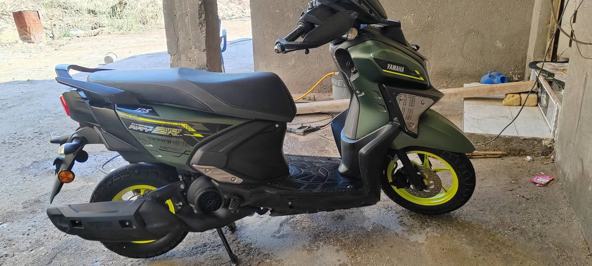 يا الله
دراجه زت آر موديل 2024
 دراجه نضيفه لون زيتوني
السعر #مليونين#
الاستفسار ***********
