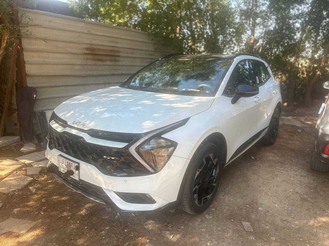 السلام عليكم 
سبورتج موديل 2023
ماشيه 25 الف 
شركه دوليه بعده بالضمان 
Gtجيتي لاين فول مواصفات
كراسي تدفئه تبريد 
ستيرن تدفئة 
كراسي جلد داخل اسود
بانوراما 
جنطه كهرباء
المكان بغداد
السعر 247 وبيه مجال 

الرقم ***********
