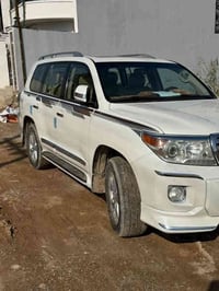 للبيع لاندكروزر بريميه موديل 2013 ماشيه 138 بيها فقط بس بارد فوله كفال...