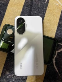 POCOF7 ذاكره 528جهاز نظيف كسر كارتونه مع كامل ملحقات شاحنه 90W على بوب...