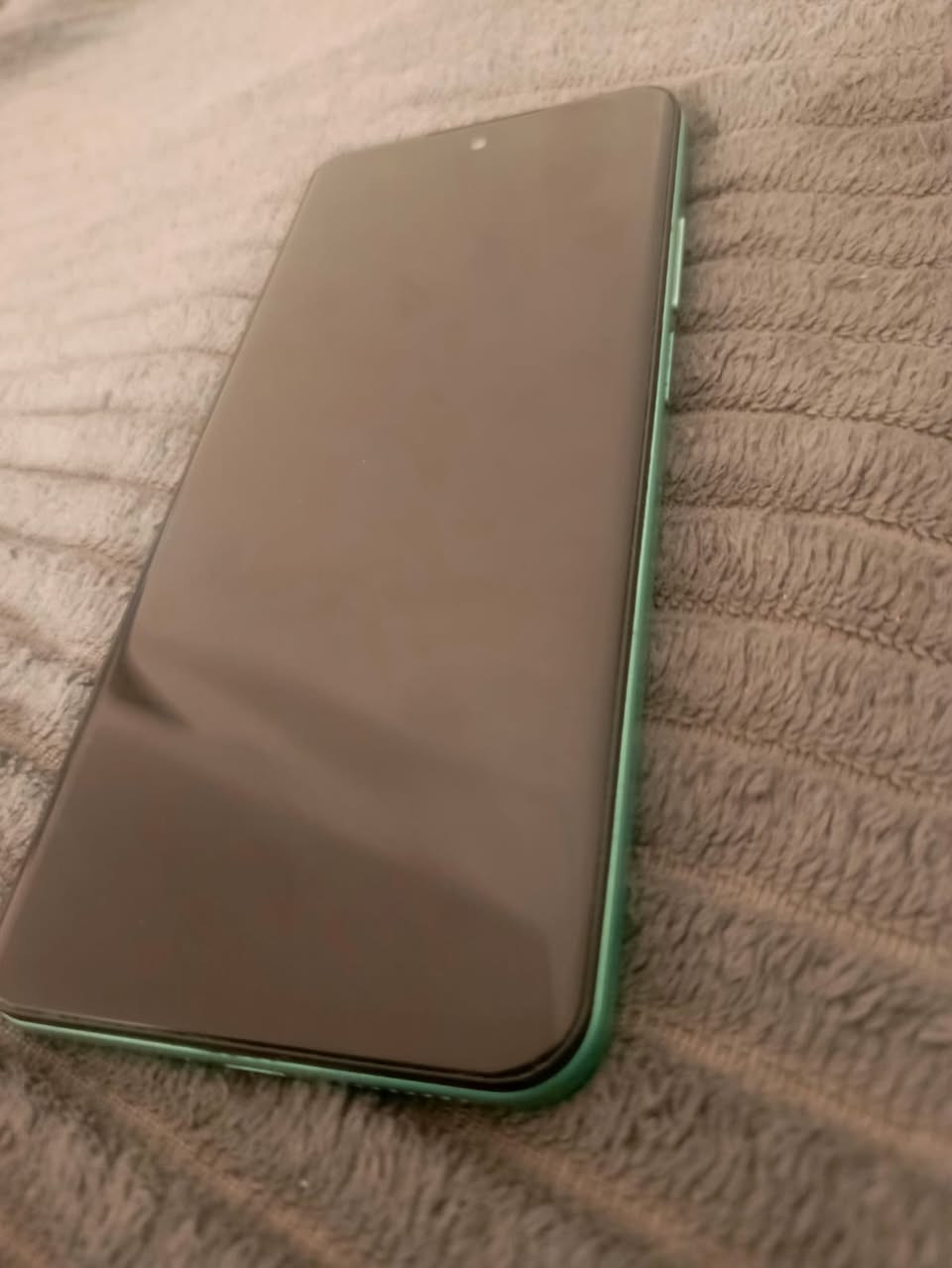 السلام عليكم
جهاز HERo c60
ذاكره 64 
كامل ملحقات 
جهاز نضيف كلش 
للبيع او مراوس مكاني كوت للاستفسار ***********
