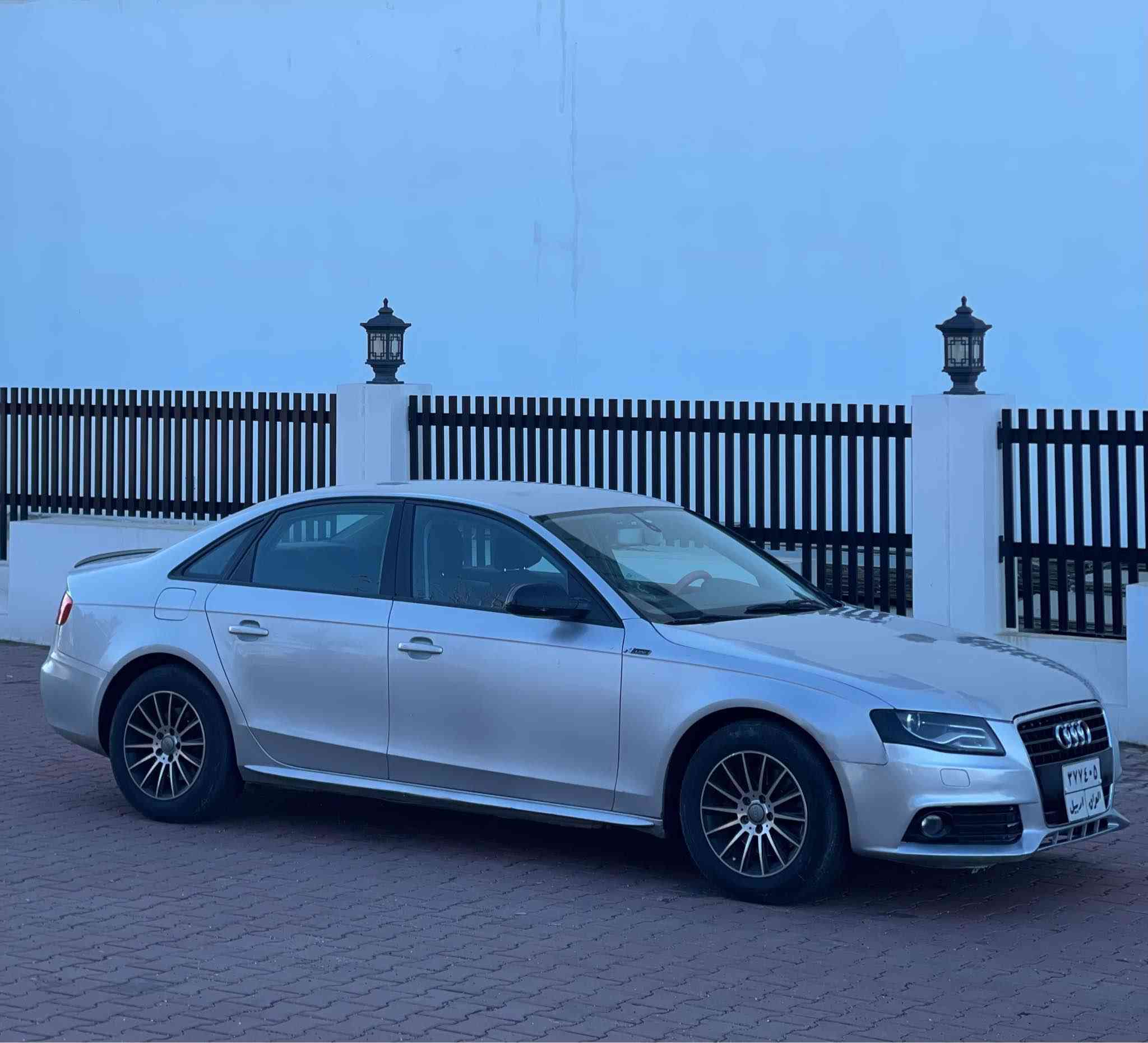 رقم كورك - ***********
واتساب -***********
للبيع و مراوسه 
سيارة اودي A4 موديل 2011 فول مواصفات ماعدا فتحة السقف محرك 4 سلندر گير محرك كهربائيات كله جديد و شرط 4 تايرات جديد سعرها 88 ورقه و بيها 20 ورقه غرامه ينزل ع سعرها تحويل شرط السياره بيها 2 صبغ بدون دواخل مكان السياره عقره بين اربيل و دهوك اكر, نينوى
