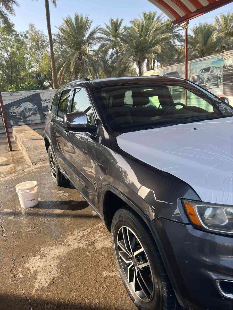 بيع مستعجل  جيب شيروكي ٢٠١٧  فول ماعدى الفتحه ضرر فقط جاملغ الخلفي سعر 200 ورقه وبيها مجال وبيه رصعه بالبنيد خفيف جدا
الشراي يتصل اتصال واتساب *********** حلة, بابل
