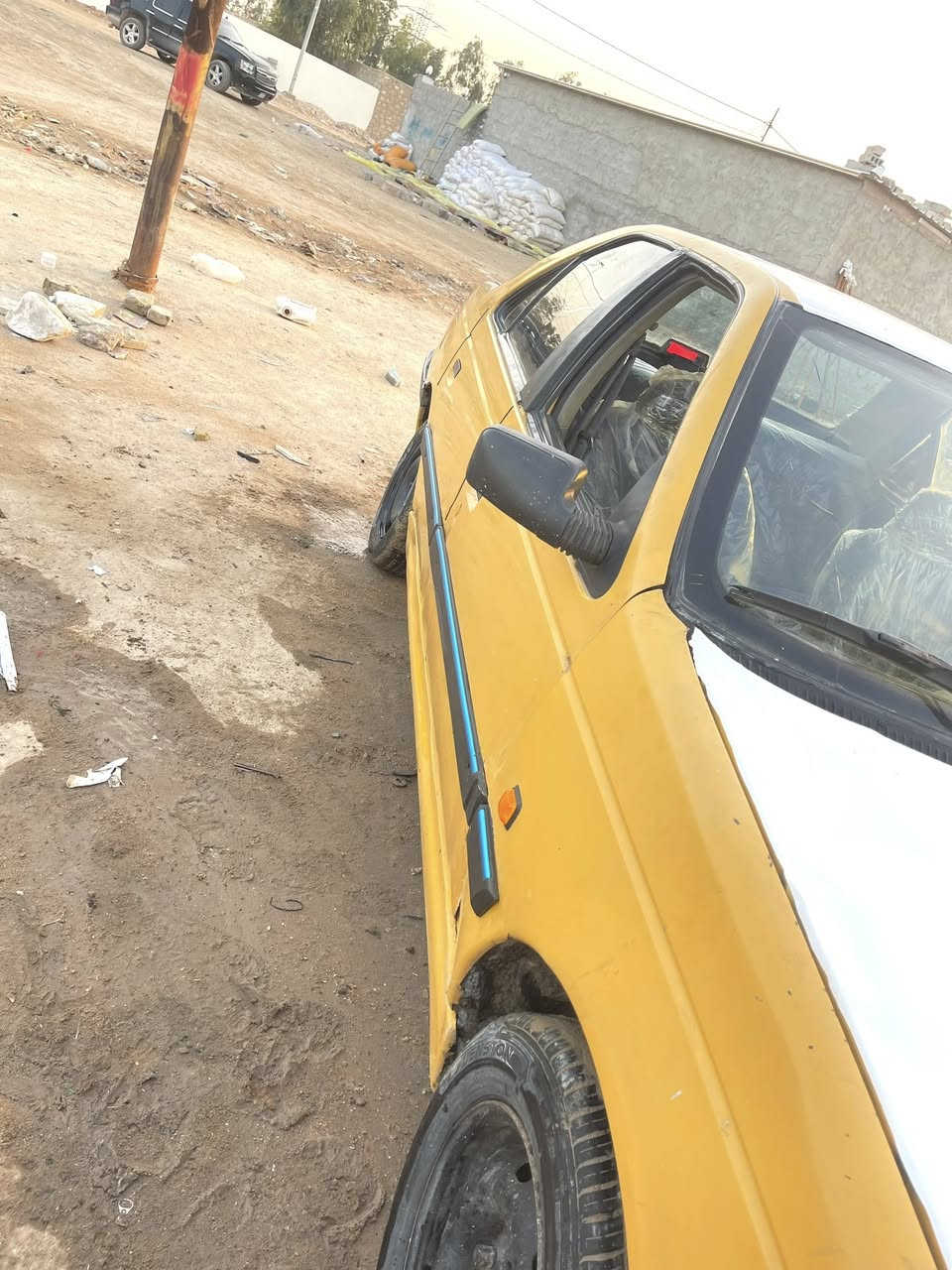 السلام عليكم بيجو 405 موديل2012 سياره جاهزه كير جديد مكينه نضيفه السعر20 للاتصال*********** تحويل مباشر حداديه زينه تخم تاير المشط والباور ستوني مسويهن  كهربائيات كلها شغاله الشراي يتصل ويدلل
ملاحظه ء//////مكلفه بالنشر///// اني مندويه رجاء لاتراسل اتصل على الرقم الموجود صاحب السياره
