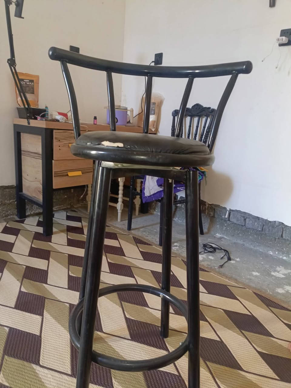 اغراض للبيع 
١. ستول. دوار. بسعر ٢٥ 
٢. مساطر جدارية. مال محل. عدد ١٦ قطعة.  لون اسود و ستيل. ثقيل. سعر القطعة ب ٤ الف
٣. تعلاكة ملابس. لون ذهبي. كتف عريض.  سعر القطعة ٥٠٠ دينار  
٤.  زنجيل تعليك ملابس بطول متر وربع. العدد ١٢ قطعة. سعر القطعة ١٥٠٠ 
٥. باية  استاند مسطرة.  اجلكم الله مال احذبة او سليبرات  العدد فوك ال ٨٠ قطعة. سعر القطعة ٢٠٠٠ دينار. 
٦.سيباية سيارة سايبا. او طيبة.  جديدة  مع كافة ملحقاتها. بسعر ٣٠ الف 
التواصل واتساب ***********  
او مراسلة خاص
