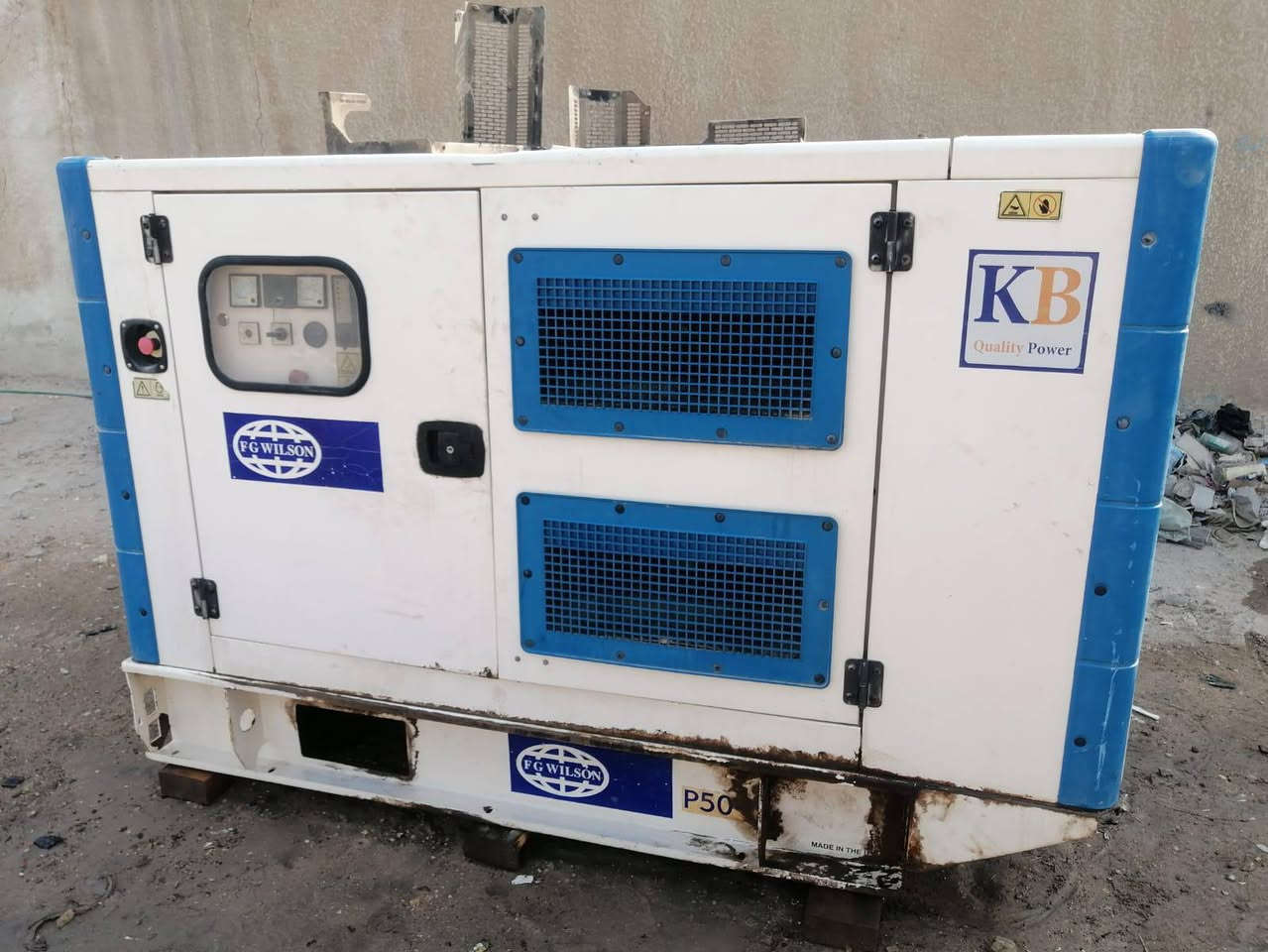 السلام عليكم للبيع مولد بيركنز افجي ولسن .انكليزي اصل 3سلندر سوبر 45كيفي المكينه نضيفه مثل نا مبين بالصوره مكاني نجف .***********
