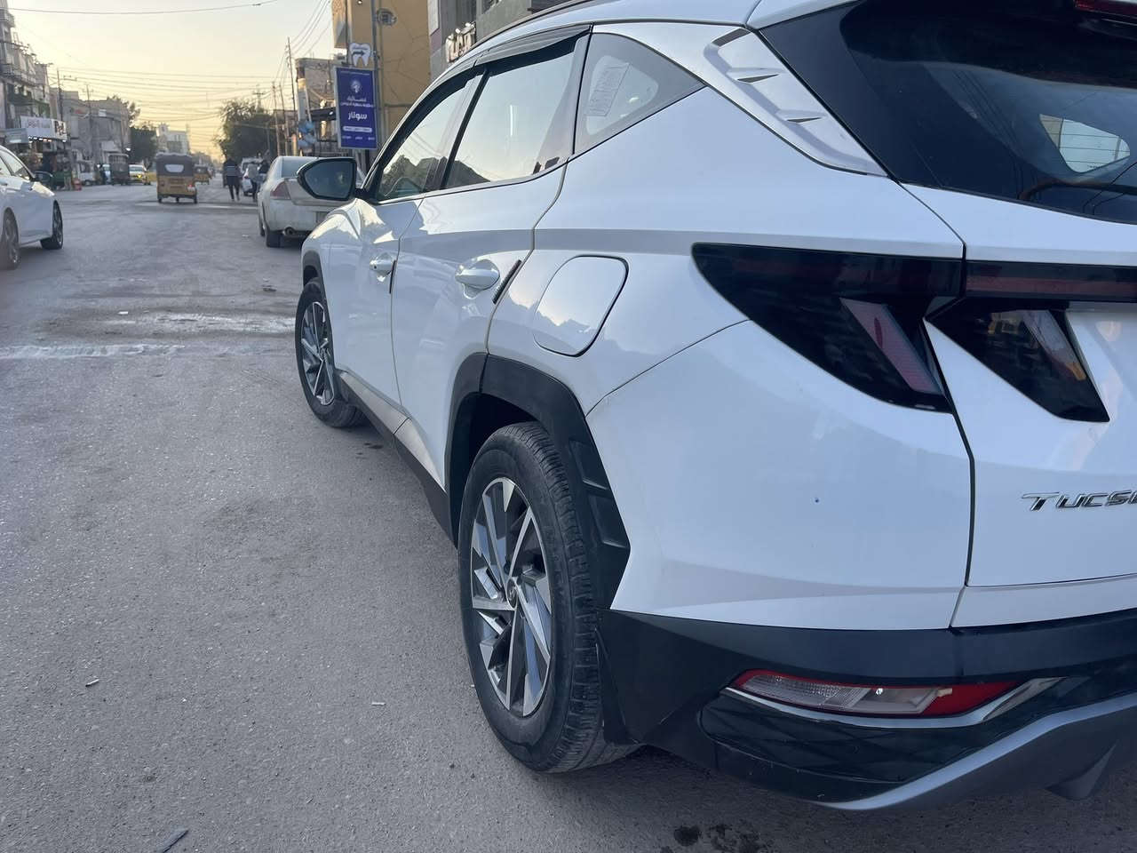 للبيع توكسان خليجي 2020 رقم بغداد بأسمي فول عدا البانوراما بيهة صبغ قليل جوه قبغ لبانزين وحافة الباب وبيهةبارد قليل باب الجنطه السعر 189 للتواصل ***********  كفاءات السيديه
