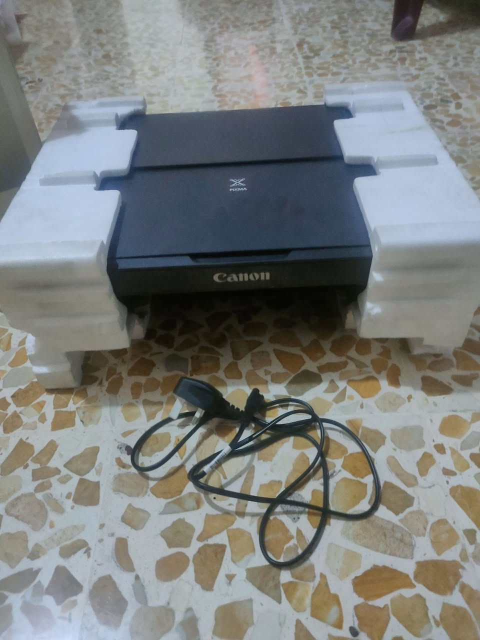 طابعات جدد غير مسخدمات وحدة بيها كاترجات وحد مابيها  للبيع السعر. 2  /.  100 الف.    موجودات  داخل الموصل


**إذا كنت صاحب هذا الإعلان وتريد حذفه لأي سبب، رجاءا أرسل رسالة إلى الدعم الفني**