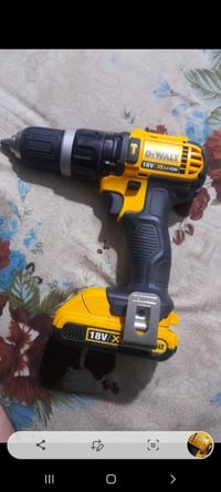 دريل ديوالت • أدوات كهربائية