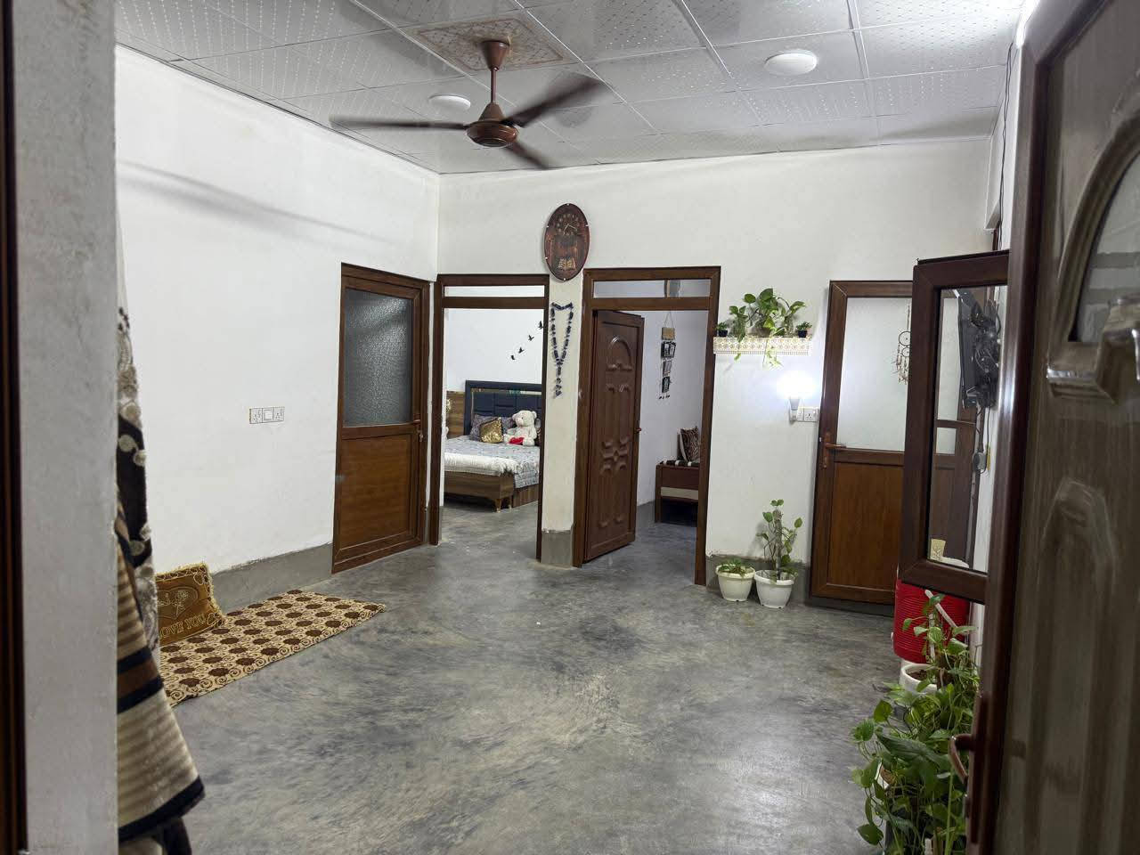 #بيع اقصاط شهري -- مساحة 200متر
#موقع:- بنجاعلي خلف شقق 
➖➖➖➖➖➖
#فرع عريض 
#بناء نظيف 
________
محتويات 
غرفتين نوم+مطبخ+هول +استقبال +صحيات 
_______________
سعر 45مليون بي مجال/   25مليون مقدمة 
-------------
بل شهر 500الف 
__________________
للاستفسار اتصال عالرقم
 ***********
***********
او راجع مكتب عقارات اسيا
