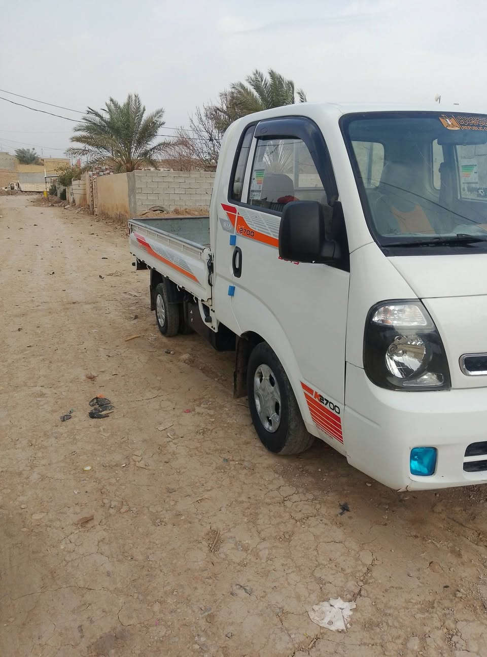 سلام عليكم كيه معروضة للبيع موديل 2018 رقم واسط تحويل مباشر سياره مكفوله كفاله عامه سياره جاهزه مال جناي تبريد شغال عنوان سياره واسط سعر سياره 115ليها مجال شي بسيط رقم صاحب سياره موجود يمك سلامه للجميع ***********
