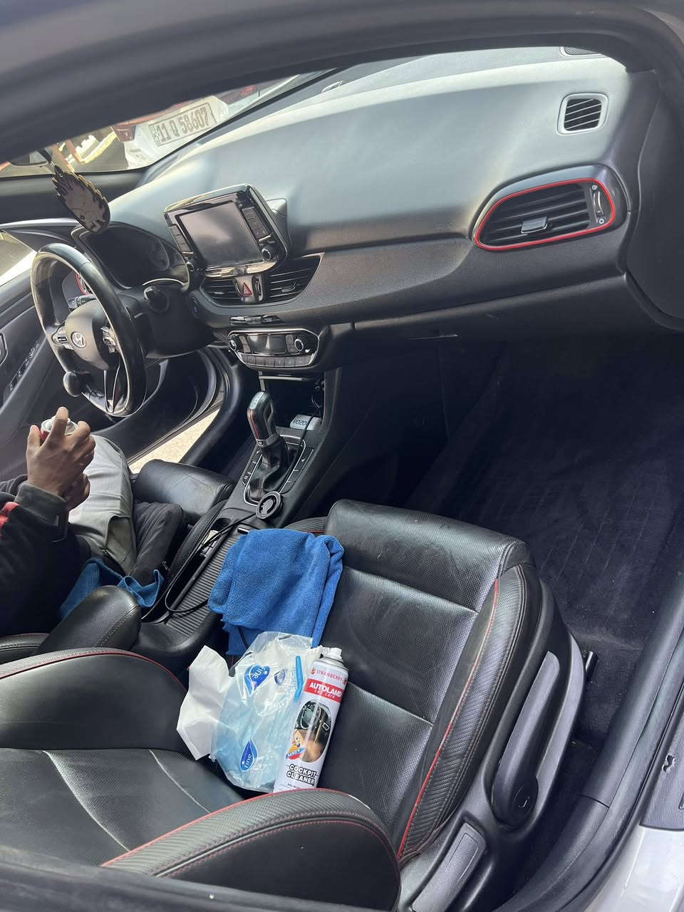 يا الله
للبيع النترا GT 2020 1600 tourbo gdi
ماشيه ١٢٣ ميل قابل للزياده 
امريكي حادثها جاملخ وبنيد بامريكا وبالعراق مبدلة باب عكس السايق ماواصله لغود ولاشاصي 
بيها عطاس بلادي وشوته رياضيه بلاديه 
حدادية صدر فول وماكينه وكير شرط 
السياره ادامات يم مركز كونترول ودهن ومبدل والماكينه قبل ١٥ الف ميل كصة من سياره ماشية ٢٠٠٠ ميل اخو الجديد يعني بالعافيه عاللي ياخذها والكير ادامات يم شركة المهندس حسن 
وحدادية الصدر كلها يم مركز اليقين بشارع مطار المثنى
مواصفات
موجود منها قطع قليله ببغداد 
داخلية الN line  الكير فتحات التبريد الكشنات علامة الN
تدفئة بالكشنات 
اوتو هولد وبريك دكمه
تبريد قطعتين امامي وخلفي فول بروده بعز الصيف وتحكم كل جهة منفصل مال سايق ومال راكب
وضعيات قياده سبورت وعادي 
صوت سياره رياضي
شاشة ابل كاربلاي
تحكمات ستيرن جهتين ومثبت سرعه تحكمات
سياره عزم ٣٢٠ نيوتن قوة المحرك ٢١٠ هورس باور 
تحكم المقاعد  جاك يدوي 
Abs مانع انزلاق
لايتات ليد المرغوبة 
اشاير بالمراي
ويل ١٨ رياضي 
لايتات عدسات ليد ابيض زارع بيهم الوان متغيره
اربع تايرات ٢٥
حجر بيئه اصلي 
بيها رصعتين بباب السايق وتكحيل كلش قليل وبارد هم قليل جدا
حادث تبديل الباب وصبغه يم رياض المندلاوي باب تفصيخ
غراض السياره بالكامل متوفره بسوق بغداد 
دا كل تفاصيل السياره وهم السياره وضعيتها كلش حلوه بالعافيه عاللي ياخدها انا جاني السياره صار اربع سنوات فكل شي بيها على ايدي مو بياع شراي

سنوية واجازه باسمي سنويه لل٢٧ 
رقم بغداد ومكاني الدورة وتحويل ثاني يوم 
السعر ١٣٠ ورقه وبيها مجال قليل
للتواصل ***********
