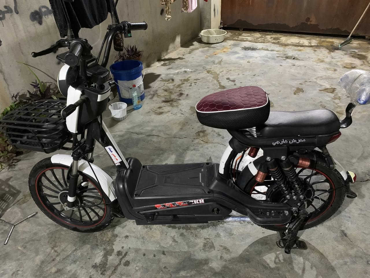 السلام عليكم
دراجه شحن للبيع سعر 225 الف وبي مجال
مكاني القادسيه الثانيه حي 16 اب

الصنع شركه ويلي
معرض هاوجي 
4 سرع 
5 باتري نص عمر 
العطل دبل اشاير ما يشتغلن. ول بريك كدام ما يشتغل


**إذا كنت صاحب هذا الإعلان وتريد حذفه لأي سبب، رجاءا أرسل رسالة إلى الدعم الفني**