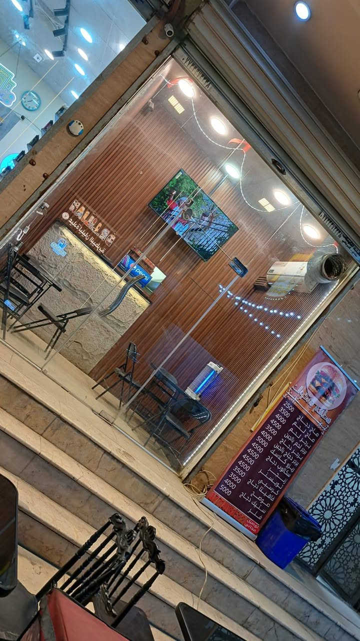 مطعم للبيع او ايجار زيونة شارع صيدلية قطن شارع بي حركة ومدارس بسعر مناسب  ***********
